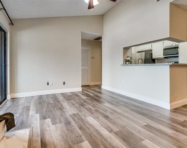 1310 Harwell Drive - Photo Thumbnail 4