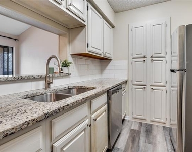 1310 Harwell Drive - Photo Thumbnail 12