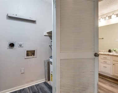 1310 Harwell Drive - Photo Thumbnail 14