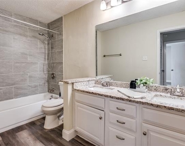 1310 Harwell Drive - Photo Thumbnail 7