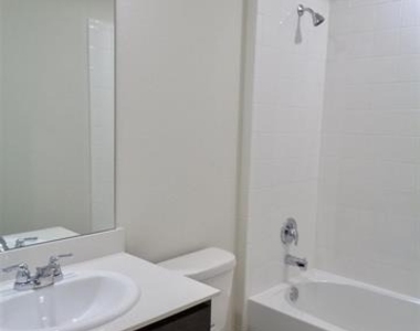1806 Yale Street - Photo Thumbnail 6