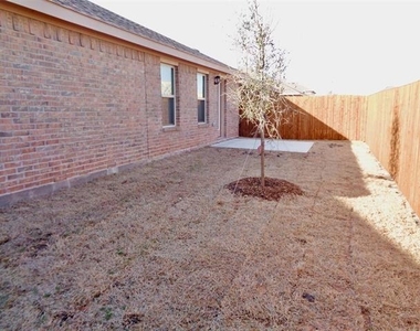 1806 Yale Street - Photo Thumbnail 11