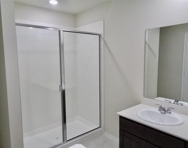 1806 Yale Street - Photo Thumbnail 5
