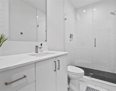 4305 Roseland Avenue - Photo Thumbnail 26