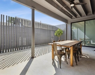 4305 Roseland Avenue - Photo Thumbnail 11