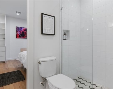 4305 Roseland Avenue - Photo Thumbnail 14