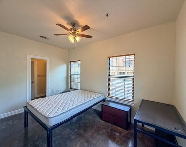 2410 S 2nd Street - Photo Thumbnail 6