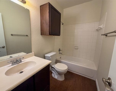 2410 S 2nd Street - Photo Thumbnail 13