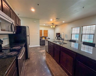 2410 S 2nd Street - Photo Thumbnail 4