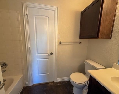 2410 S 2nd Street - Photo Thumbnail 7