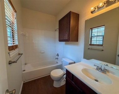 2410 S 2nd Street - Photo Thumbnail 11