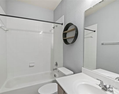 4424 Overbrook Drive - Photo Thumbnail 17