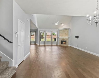 4424 Overbrook Drive - Photo Thumbnail 6