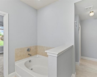 4424 Overbrook Drive - Photo Thumbnail 14