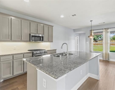 4424 Overbrook Drive - Photo Thumbnail 9