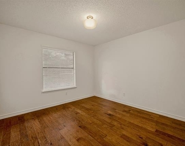 145 Deer Creek Drive - Photo Thumbnail 15