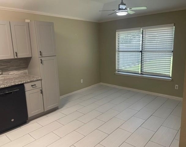 8221 Mark Lane - Photo Thumbnail 3