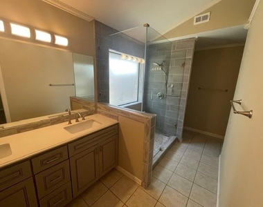 8221 Mark Lane - Photo Thumbnail 5