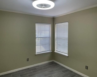 8221 Mark Lane - Photo Thumbnail 7