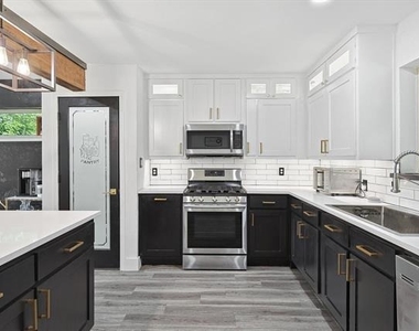 2525 Freedom Lane - Photo Thumbnail 5