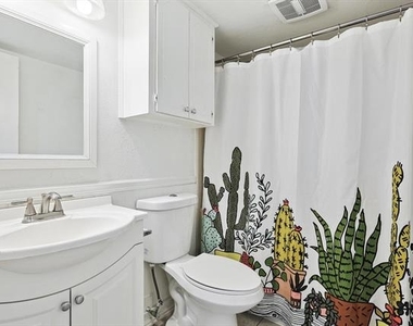 2525 Freedom Lane - Photo Thumbnail 11