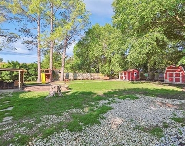 2525 Freedom Lane - Photo Thumbnail 15