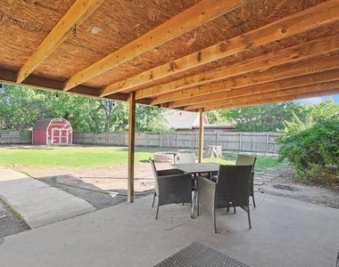 2525 Freedom Lane - Photo Thumbnail 13
