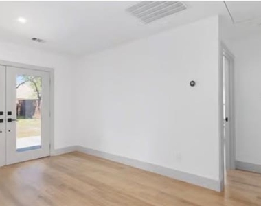 4927 Linnet Lane - Photo Thumbnail 15