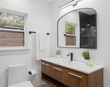 4927 Linnet Lane - Photo Thumbnail 9