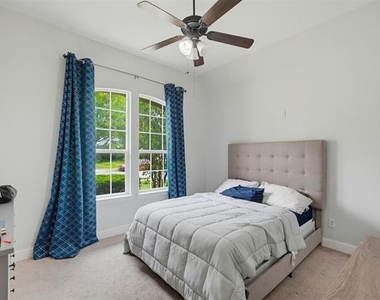 2504 Maple Stream Drive - Photo Thumbnail 17