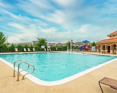 2504 Maple Stream Drive - Photo Thumbnail 25