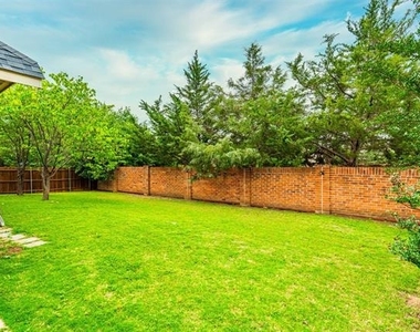 2504 Maple Stream Drive - Photo Thumbnail 22