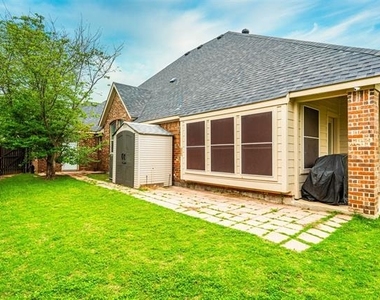 2504 Maple Stream Drive - Photo Thumbnail 20