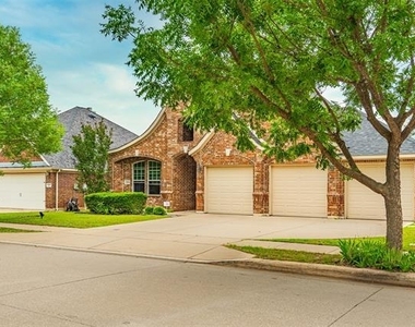 2504 Maple Stream Drive - Photo Thumbnail 1