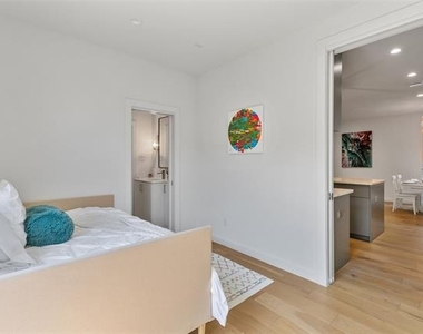 4303 Roseland Avenue - Photo Thumbnail 14