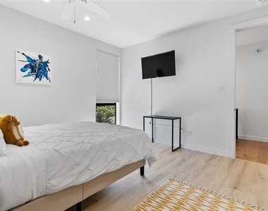 4303 Roseland Avenue - Photo Thumbnail 29