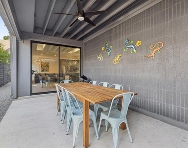 4303 Roseland Avenue - Photo Thumbnail 12