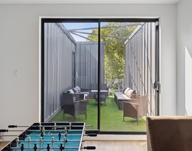 4303 Roseland Avenue - Photo Thumbnail 25