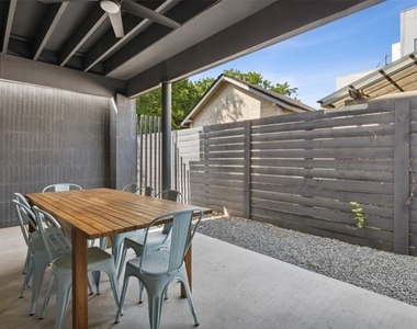4303 Roseland Avenue - Photo Thumbnail 13
