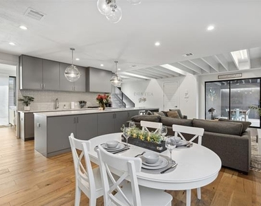 4303 Roseland Avenue - Photo Thumbnail 9