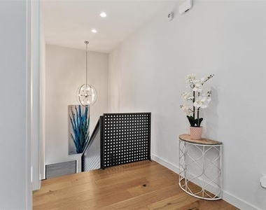 4303 Roseland Avenue - Photo Thumbnail 17