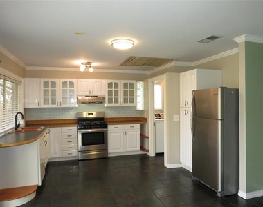 1234 Briarcove Drive - Photo Thumbnail 8