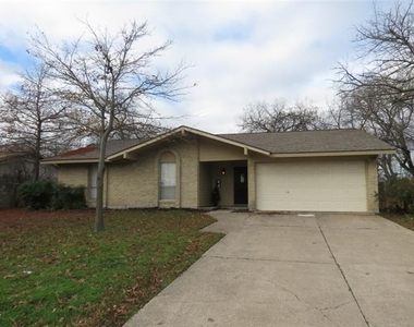 1234 Briarcove Drive - Photo Thumbnail 2