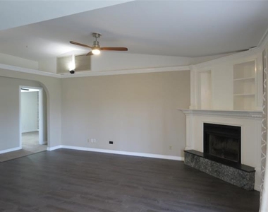 1234 Briarcove Drive - Photo Thumbnail 3