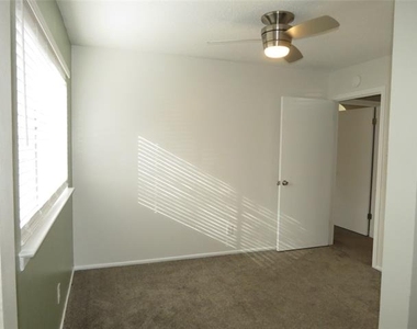 1234 Briarcove Drive - Photo Thumbnail 15
