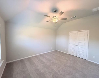 13140 Zion Drive - Photo Thumbnail 14