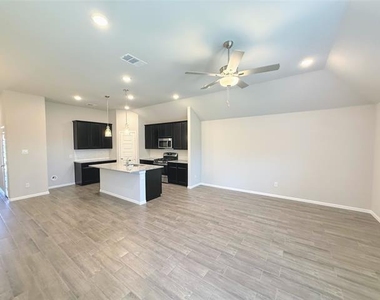 13140 Zion Drive - Photo Thumbnail 6