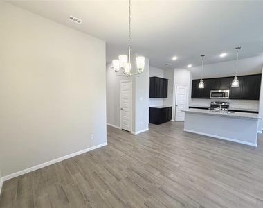 13140 Zion Drive - Photo Thumbnail 8