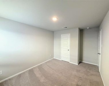 13140 Zion Drive - Photo Thumbnail 23