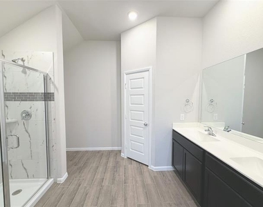 13140 Zion Drive - Photo Thumbnail 15